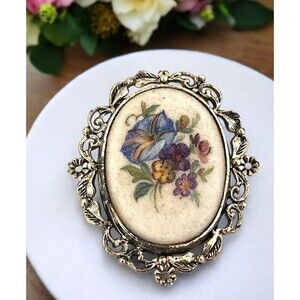 Vintage Pin Brooch Ornate Floral Bouquet Antique Gold Tone 6R